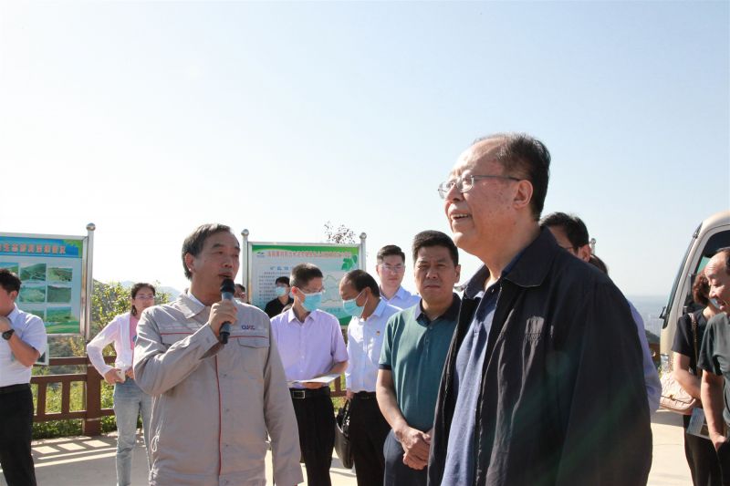 
				   
					河南省人大常委會黨組副書記、副主任馬懿一行到洛陽黃河同力調(diào)研
				 